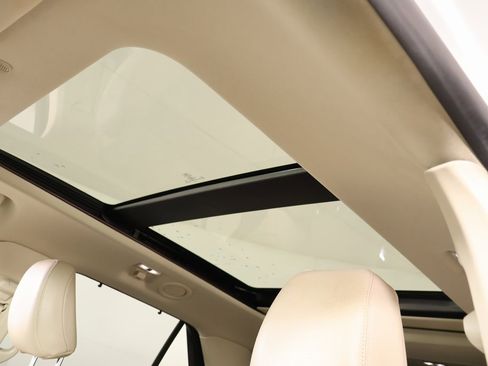 Used 2020 Ford Explorer Limited w/ Class III Trailer Tow Package image 17