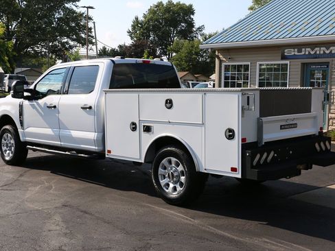 Used 2023 Ford F250 XLT AWD/4WD image 3