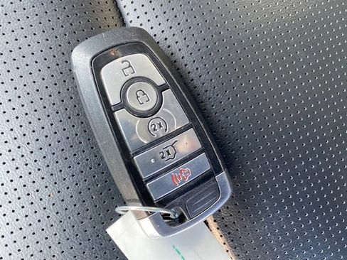 Used 2023 Ford Escape Platinum AWD/4WD image 25