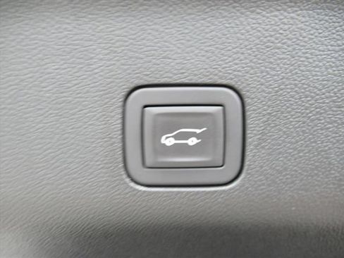 Certified 2025 Cadillac Escalade Premium Luxury w/ LPO, Radiant Package AWD/4WD image 39