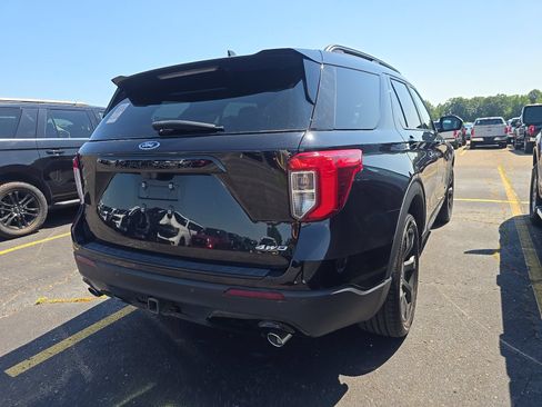 Used 2022 Ford Explorer ST-Line w/ Class IV Trailer Tow Package AWD/4WD image 14