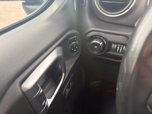 Used 2019 Jeep Wrangler Sport AWD/4WD image 17