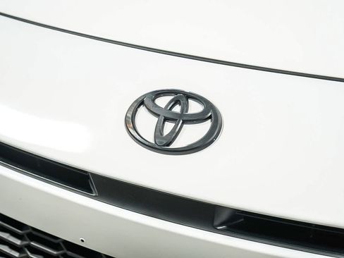 Used 2026 Toyota Camry SE image 9