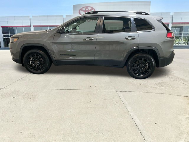 Used 2023 Jeep Cherokee Altitude Lux AWD/4WD image 5