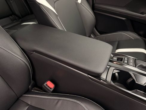 Used 2025 Toyota Camry SE image 26