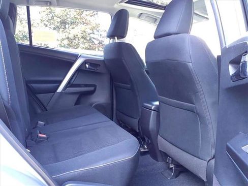 Used 2018 Toyota RAV4 XLE image 9