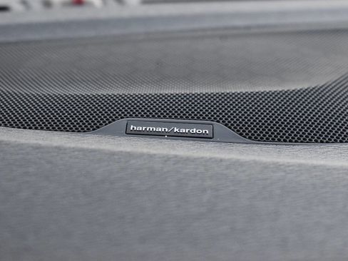 Used 2016 Volvo S60 T5 R-Design image 26