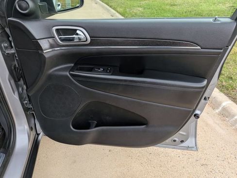 Used 2018 Jeep Grand Cherokee Limited w/ Trailer Tow Group IV AWD/4WD image 14