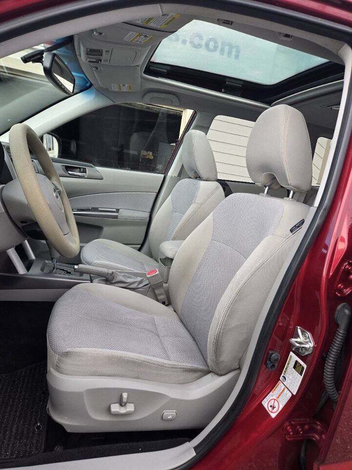 Used 2013 Subaru Forester 2.5X Premium w/ All-Weather Plus Pkg AWD/4WD image 8