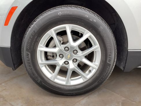 Used 2023 Chevrolet Equinox LT image 33