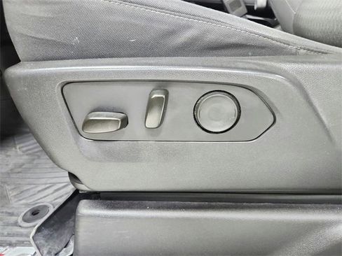 Used 2024 Chevrolet Silverado 1500 Custom Trail Boss w/ Realtree Special Edition image 20