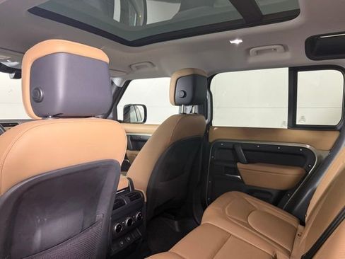 Certified 2025 Land Rover Defender 110 X-Dynamic SE image 25