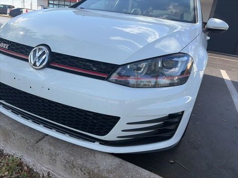 Used 2017 Volkswagen GTI SE image 1
