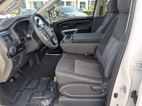 Used 2024 Nissan Titan SV AWD/4WD image 14
