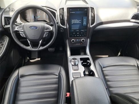 Used 2021 Ford Edge SEL image 15