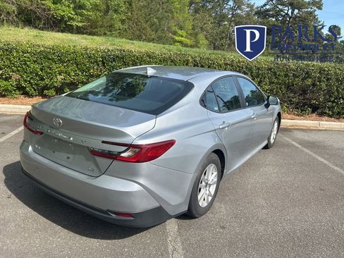 Used 2025 Toyota Camry LE image 30