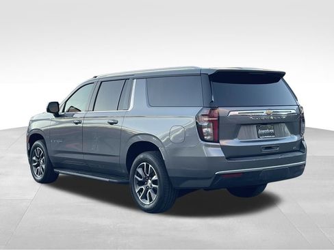 Used 2022 Chevrolet Suburban LT w/ LT Signature Package image 7