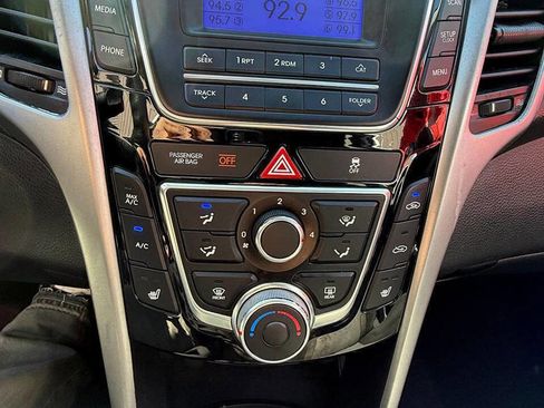 Used 2014 Hyundai Elantra GT image 30