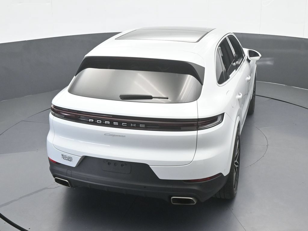 Used 2025 Porsche Cayenne AWD/4WD image 61