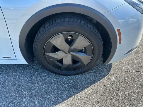 Used 2023 Toyota Prius LE image 4