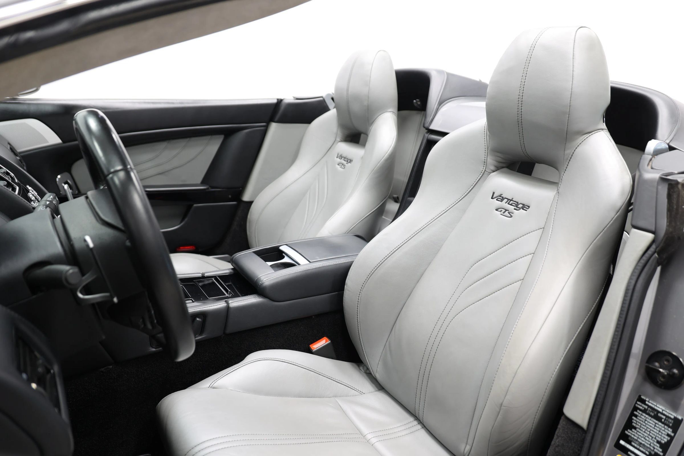 Used 2016 Aston Martin V8 Vantage S RWD image 16