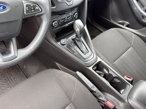 Used 2015 Ford Focus SE image 15
