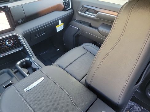 New 2026 GMC Sierra 3500 Denali w/ Denali Reserve Package image 14