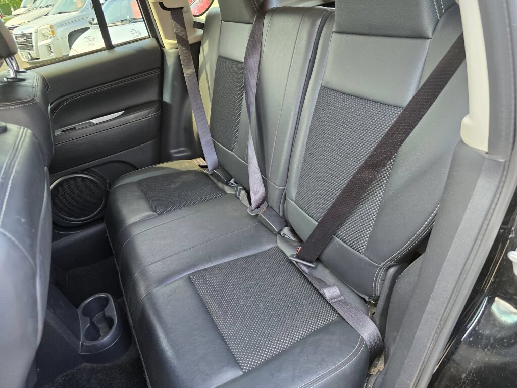 Used 2016 Jeep Compass Latitude AWD/4WD image 19