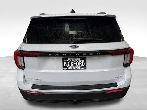 Used 2026 Ford Explorer Active AWD/4WD image 6