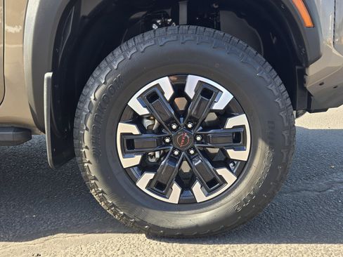 Used 2023 Nissan Frontier PRO-4X w/ Pro Convenience Package image 10