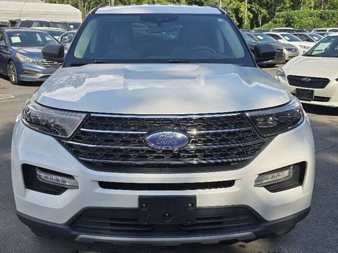 Used 2020 Ford Explorer XLT w/ Equipment Group 202A AWD/4WD image 2