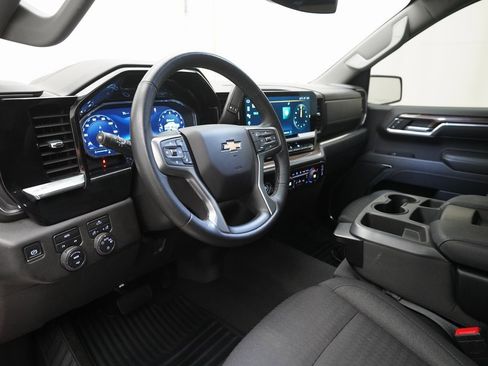 Used 2023 Chevrolet Silverado 1500 LT image 8