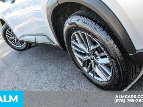 Used 2024 Nissan Rogue S FWD image 15