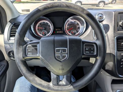 Used 2015 Dodge Grand Caravan SXT image 16