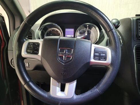 Used 2019 Dodge Grand Caravan GT image 31