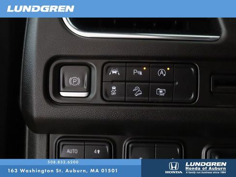Used 2023 Chevrolet Tahoe Z71 w/ Z71 Off-Road Package AWD/4WD image 34