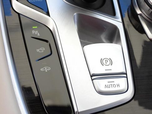 Used 2021 BMW 740i w/ Premium Package RWD image 80