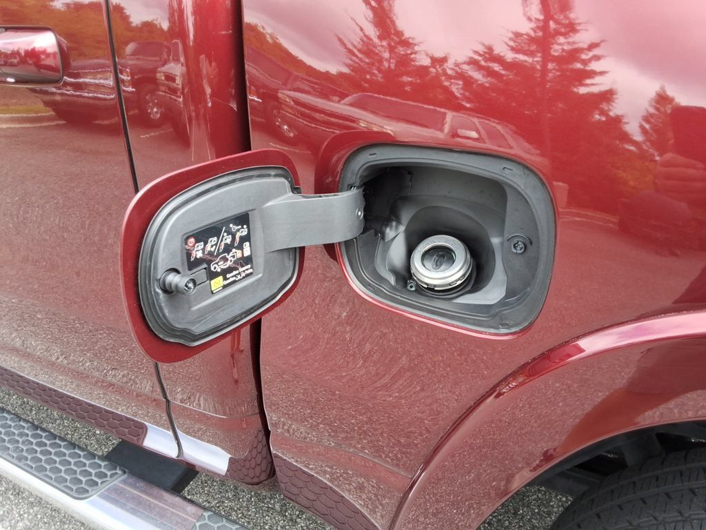 Used 2025 RAM 1500 Laramie w/ Off Road Group AWD/4WD image 13