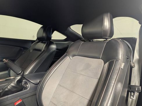 Used 2019 Ford Mustang Shelby GT350 w/ Technology Package image 24