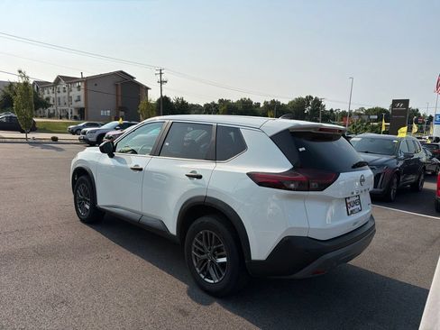 Used 2023 Nissan Rogue S AWD/4WD image 7