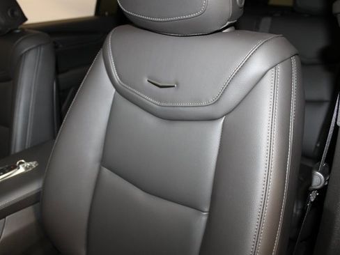 New 2025 Cadillac XT6 Luxury image 7