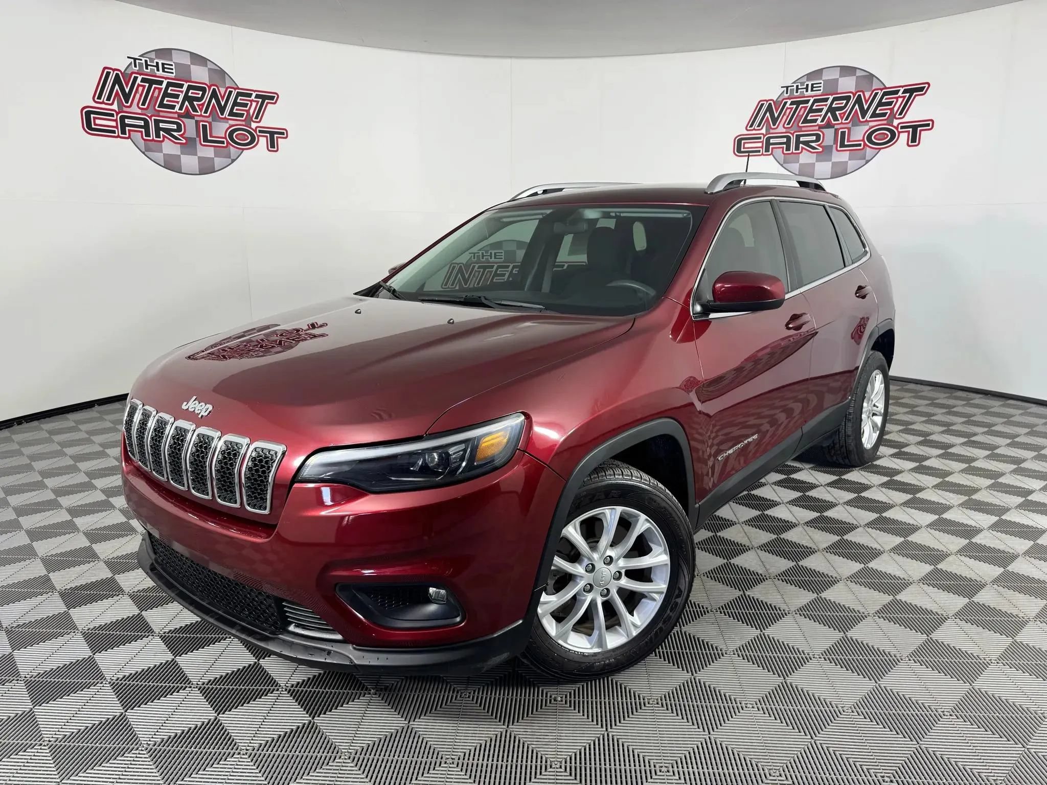 Used 2019 Jeep Cherokee Latitude w/ Popular Appearance Group FWD image 1