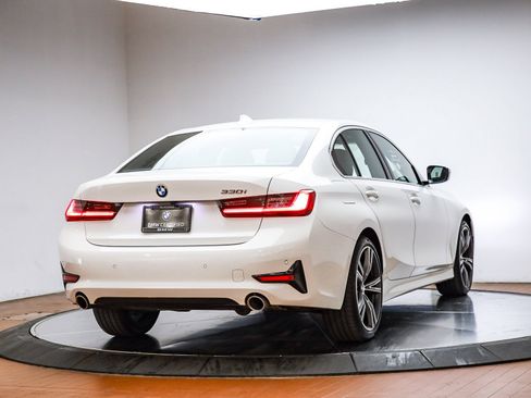 Certified 2022 BMW 330i Sedan w/ Premium Package 2 image 7