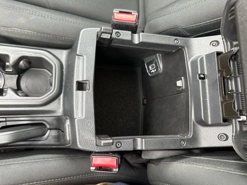Used 2021 Jeep Wrangler Unlimited Sahara w/ Uconnect 4C Nav & Sound Group AWD/4WD image 24