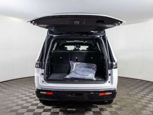 New 2026 Jeep Grand Wagoneer 4WD w/ Premium Group I image 43