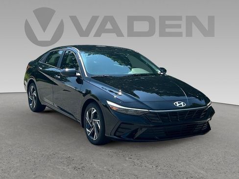 New 2025 Hyundai Elantra Sport image 9