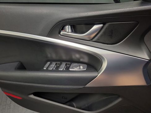 Used 2022 Genesis G70 2.0T AWD/4WD image 20