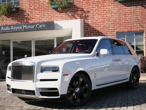 Certified 2022 Rolls-Royce Cullinan w/ Cullinan Package image 1
