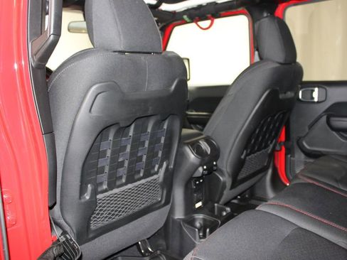 Used 2020 Jeep Wrangler Unlimited Rubicon w/ Cold Weather Group AWD/4WD image 28