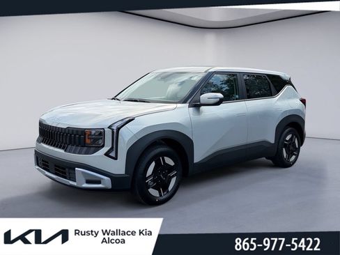 New 2027 Kia Seltos LX FWD image 1
